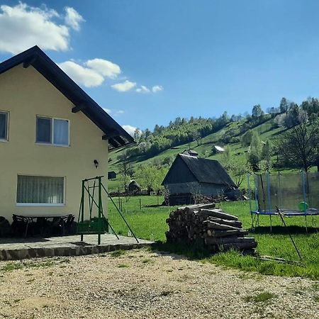 布朗Casa In Curte La Zavate别墅 外观 照片