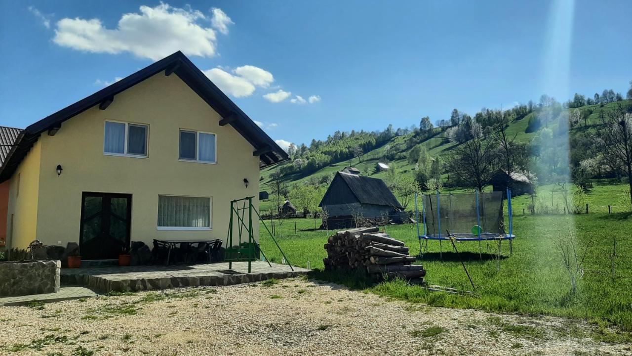 布朗Casa In Curte La Zavate别墅 外观 照片